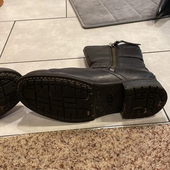 Ugg black leather woman’s boots - Picture 13 of 16